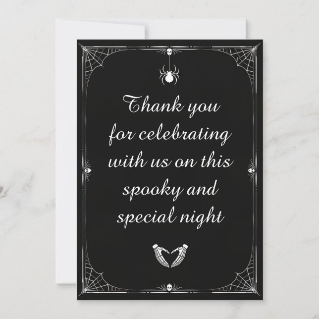 Black & White Halloween-inbjudan till Gothic Weddi Inbjudningar (Baksida)