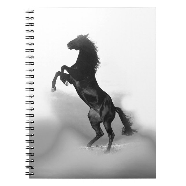 Black White Horse Anteckningsbok Med Spiral (Framsidan)