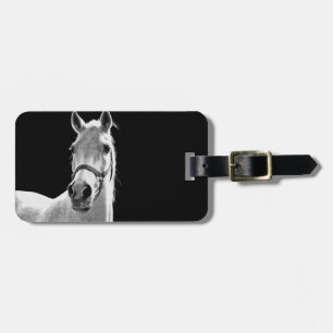 Black White Horse på natten Bagagebricka