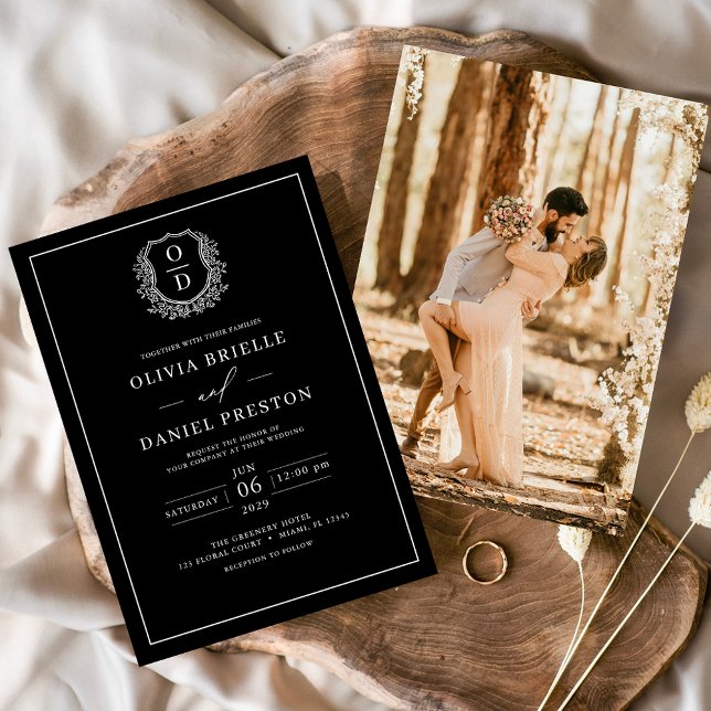 Black White Leafy Vapensköld Monogram Photo Bröllo Inbjudningar (Skapare uppladdad)