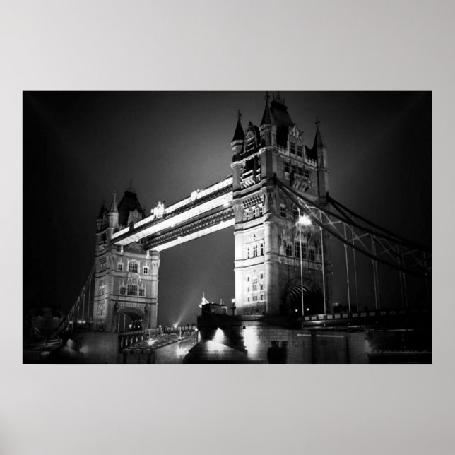 Black White London Torn Bridge i natt Poster (Framsidan)