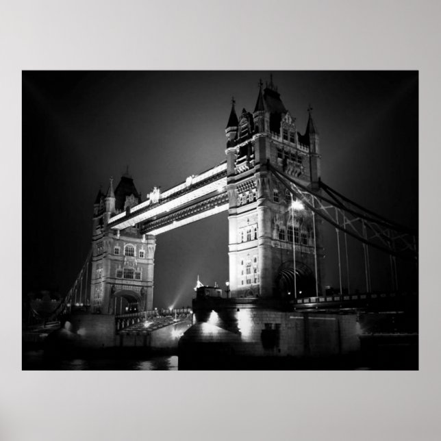 Black White London Torn Bridge i natt Poster (Framsidan)