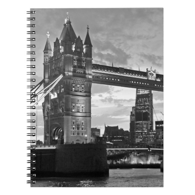 Black White London Torn Bridge UK Travel Anteckningsbok Med Spiral (Framsidan)