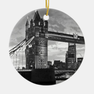 Black White London Torn Bridge UK Travel Julgransprydnad Keramik