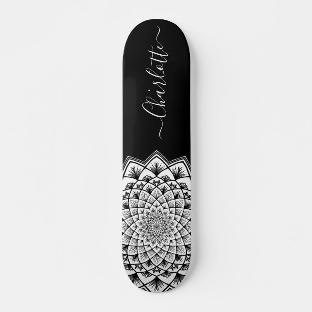Black White Mandala Mönster Monogram Skateboard (Framsida)