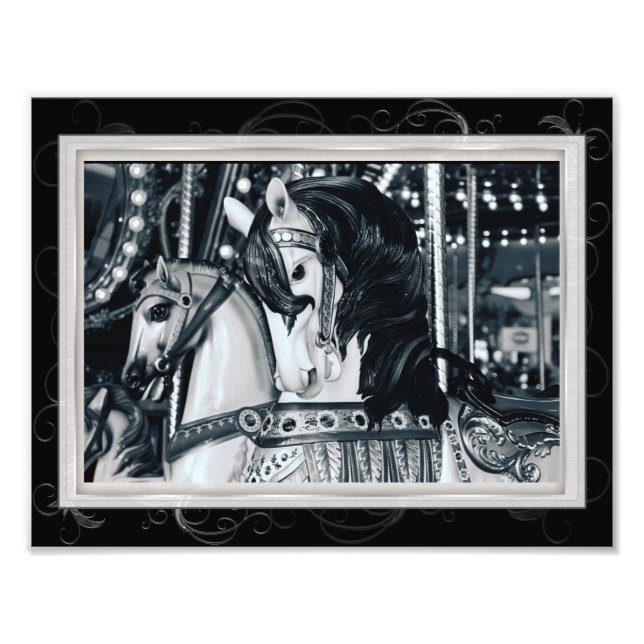 Black White Merry Go Round Carousel Horses Photo Fototryck (Framsidan)