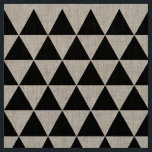 Black White Modern Geometric Rustic Decor Linen Tyg<br><div class="desc">Anpassningsbar, modern, geometrisk, coola, svarta och vita trianglar mönster, vackert nödlidande avslutar lyxig, mjuk, hållbar naturlig Linen-väv för att slutföra DIY-projektet, hålla möbler i schack eller skapa ditt eget kläder. Du kan ändra typen av tyg och välja bland: Kampen bomull, Pima-bomull, Bomull, Polyester Poplin, Polyester Weave, Ivory Linen, Natural Linen....</div>