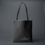 Black White Modern Minimalist Elegant Monogram Tygkasse<br><div class="desc">Vi presenterar vår moderna svartvita, minimalistiska monogramsamling: Enkelhet och sofistikering med våra minimalistiska utformningar, böjda för att sakta lyfta upp stil. Den här samlingen är skapad med ett stort öga för modern estetik och har en elegant svart och vit design som förstärks av monogram för personlig. Från chic till mångsidiga...</div>