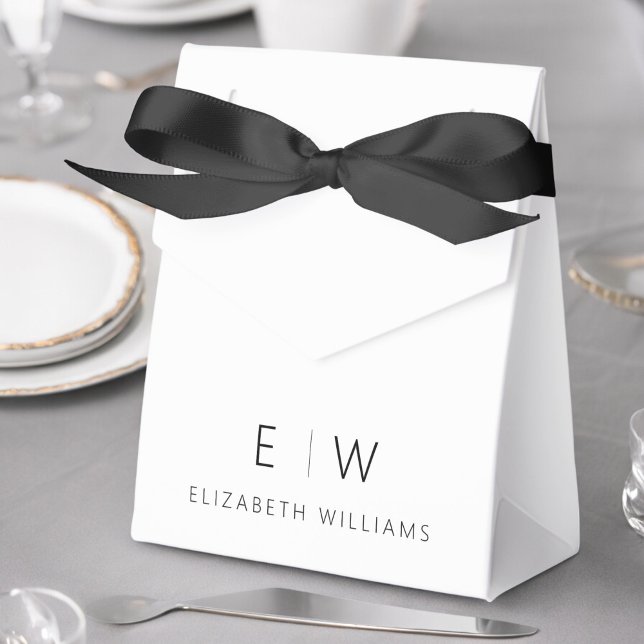 Black White Modern Minimalist Monogram Namn Presentaskar (Skapare uppladdad)