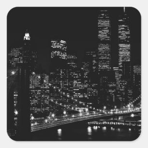 Black & White New York City Night Fyrkantigt Klistermärke