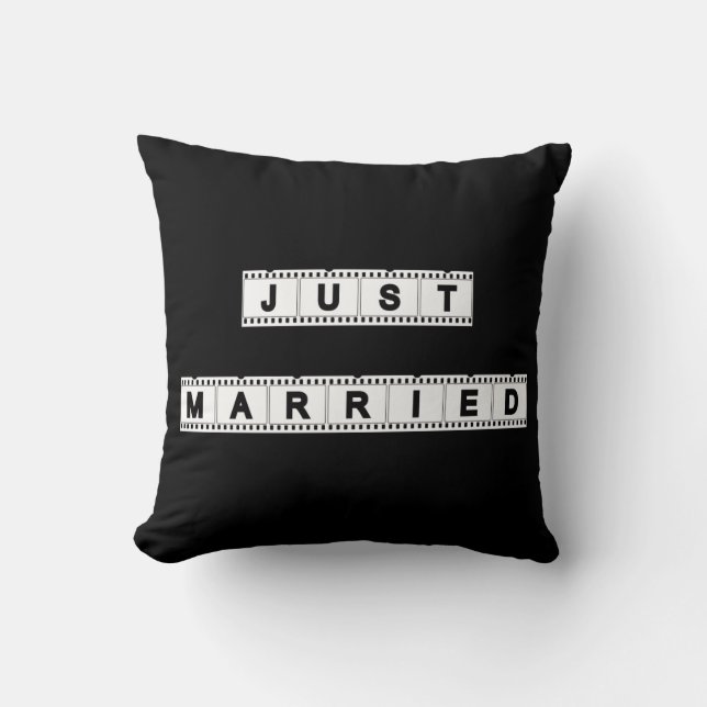 Black White Ny gifta Kudde (Framsida)