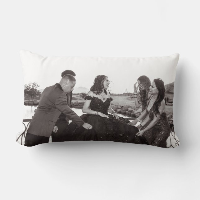 Black & White Pillow-Vasquez-familjen Lumbarkudde (Framsida)