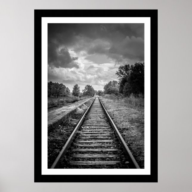 Black & White Railroad Track Poster (Framsidan)