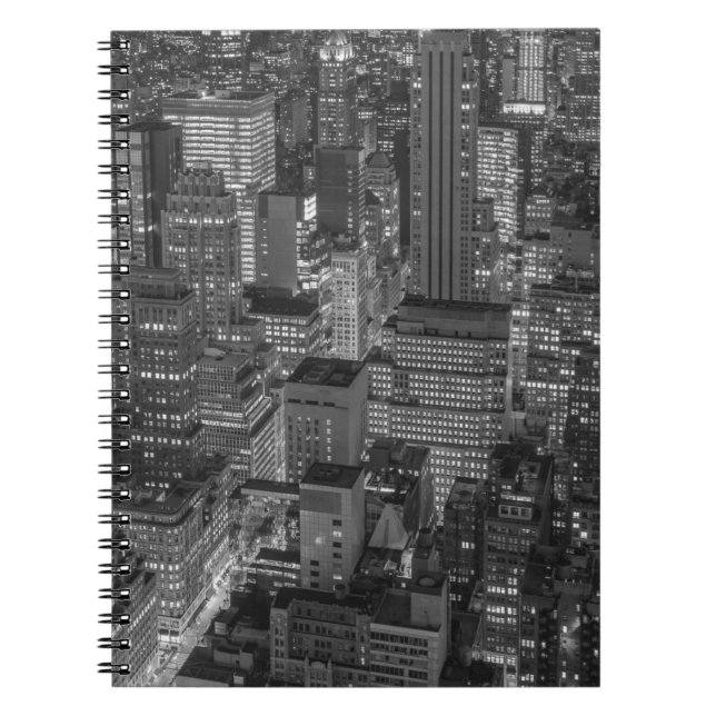 Black White Red New York City Skyline Anteckningsbok Med Spiral (Framsidan)