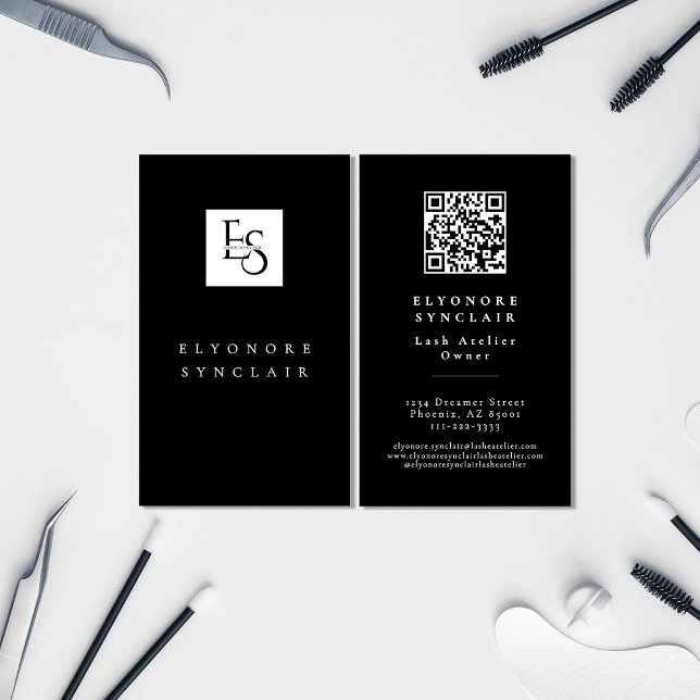 Black White Script Lashes Studio Logo QR Code Visitkort (Skapare uppladdad)
