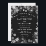 Black White Snowflake Winter Baby Shower Inbjudningar<br><div class="desc">Perfektens val för en könsneutral babydusch. Elegantens svarta och vita kritdesign har en snöflinga gräns. Hela texten är vit.</div>
