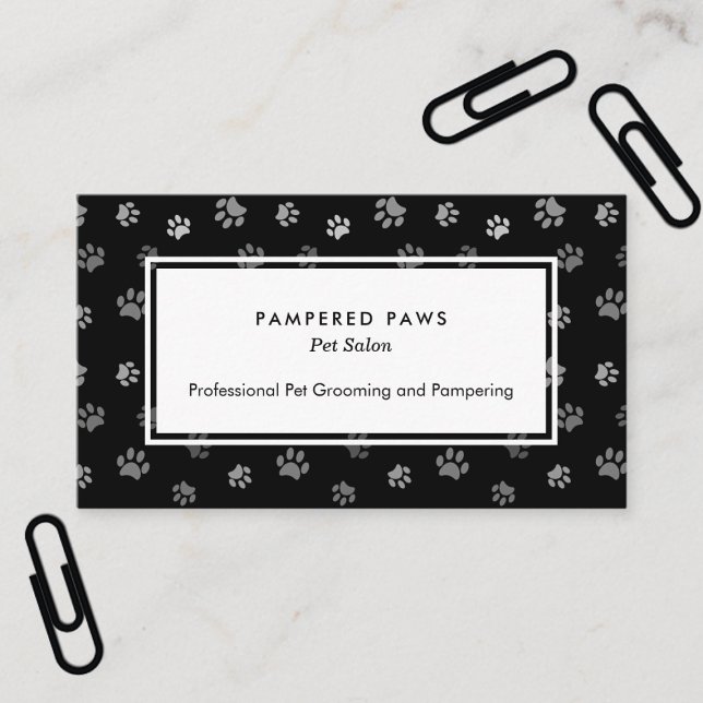 Black White Tass avtryck Professionell Pet Salon Visitkort (Black White Paw Prints Professional Pet Salon Business Card)