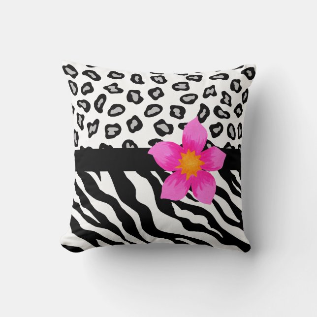 Black & White Zebra & Cheetah Skin & Rosa Flower Kudde (Framsida)