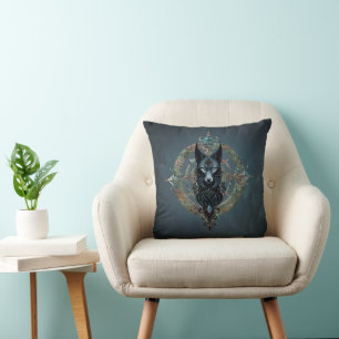 Black wolfs head med piercing blue ögon kudde
