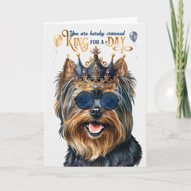 Black Yorkie Terrier Kung för en daglig födelsedag Kort (Framsida)
