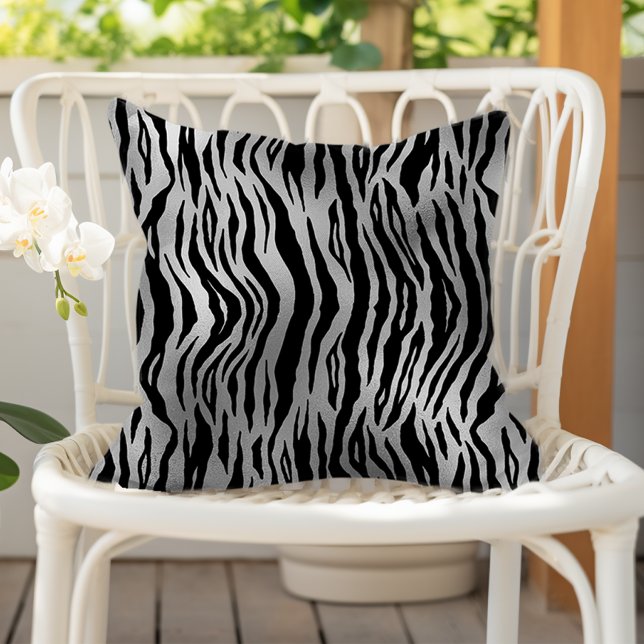 Black Zebra Stripes Animal Print Silver Luxury Kudde (Skapare uppladdad)