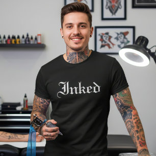 Bläckad gotisk teckensnitt för tatueringsälskare t shirt