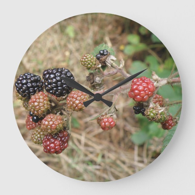 Blackberry Bonanza Wall Clock Stor Klocka (Framsida)