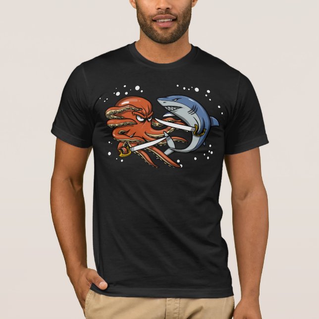 Bläckfisken och hajen piratkopierar roliga havdjur t shirt (Framsida)