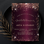 Bläckfisklyx i ro guld glitter inbjudningar<br><div class="desc">För en elegant,  40:e (eller någon annan ålder) födelsedag. En burgundisk bakgrund färg. Dekorerad med ro guld faux glitter,  gnistor. Anpassa och lägg till information om namn,  ålder och party. Namn är skrivet med ett handskript i stil</div>
