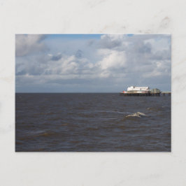Blackpool Pier och Stormy Sea Postcard Vykort