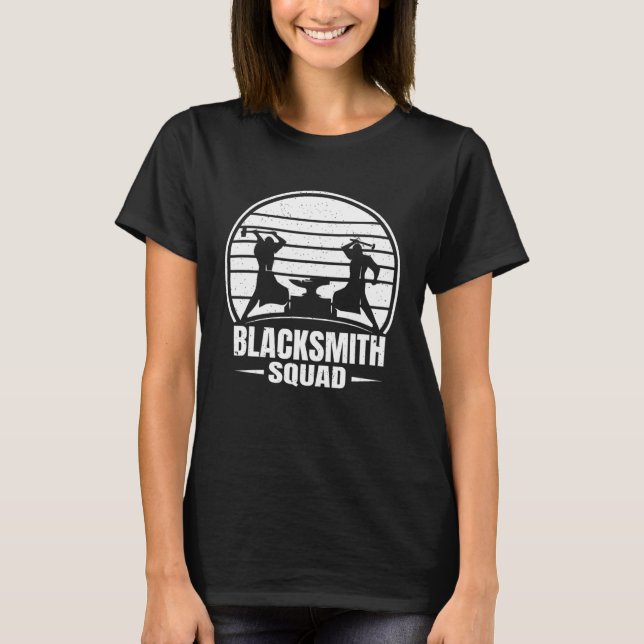Blacksmith Squad Forge Anvil Blacksmithing T Shirt (Framsida)