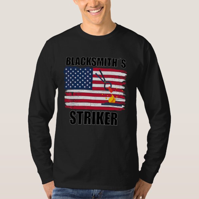 Blacksmith Striker Patriotic Us Flagga T Shirt (Framsida)