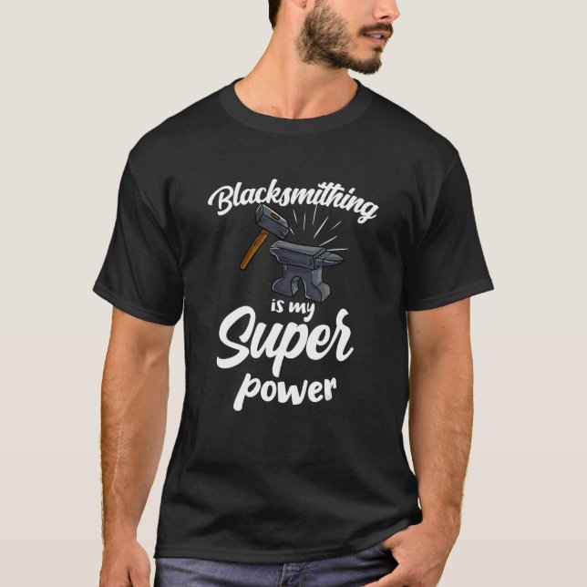 Blacksmithing Blacksmith Goldsmith Hammer Craft An T Shirt (Framsida)