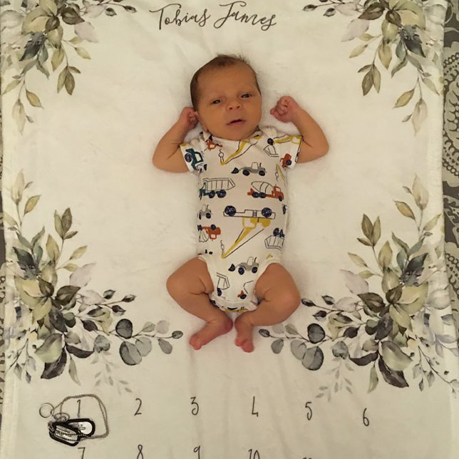 Bladhaltiga botaniska hörn månatlig milsten Baby Fleecefilt (Thank you Erin for sharing your photo! Little Tobias is so cute!)