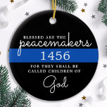Bladpolisen är peacemakers blå linje julgransprydnad keramik<br><div class="desc">Välsignade är Peacemakers, för de ska kallas Guds barn. Personlig Thin Blue Line Ornamet för poliser och tillsatta lagar . Anpassa med polistjänstemannens bricknummer och eller namn. Denna personlig polisens prydnadsnamn är perfekt för polisakademins gåvor från studenten till nyutexaminerade poliser, eller polisens gåvor från pension och polisens party favors, polisens...</div>