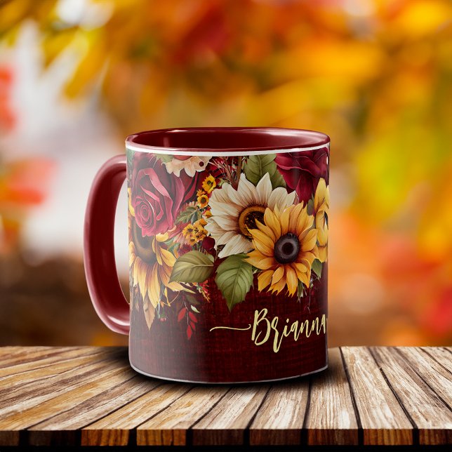 Bladtemat ro solblommor i burgundisk höst mugg (Bridesmaid gifts Fall autumn themed burgundy roses sunflowers mug)