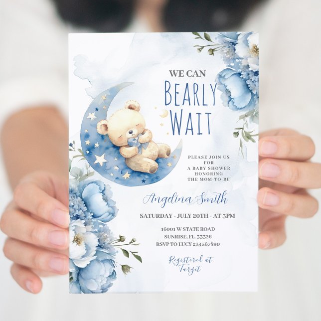 Blåfärgad blåbjörnsboj, vänta babydusch inbjudningar (Skapare uppladdad)