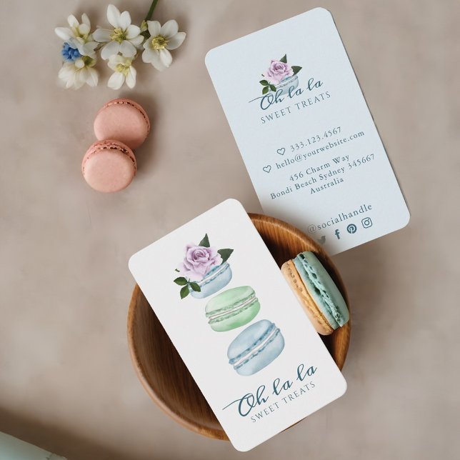 Blåfärgad Blommigt Blått bakverk och sötsaker av m Visitkort (Watercolor Floral Blue Macaron Bakery & Sweets Business Card)