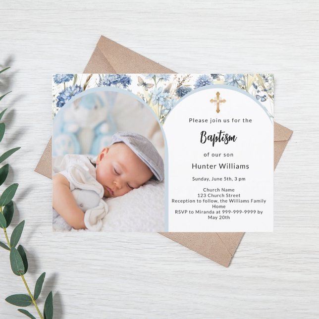 Blåfärgad blommigt fotoarch-pojke kor Baptism Inbjudningar (Skapare uppladdad)