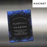 Blåfärgad inbjudningsmagnet för svart royal<br><div class="desc">En gigly och trendig 21:a (eller någon annan ålder) födelsedagsfest inbjudan-magnet. Chicens svarta bakgrund. Dekorerad med royal blå faux glitter,  gnistor. Anpassa och lägg till information om namn och party. Namn är skrivet med ett handskript i stil.</div>