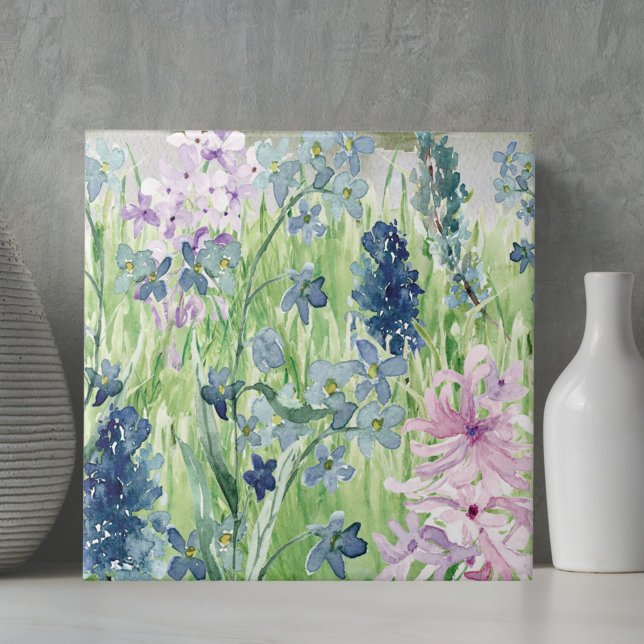 Blåfärgad Lila Flower Meadow på berget Kakelplatta (In situ on table)