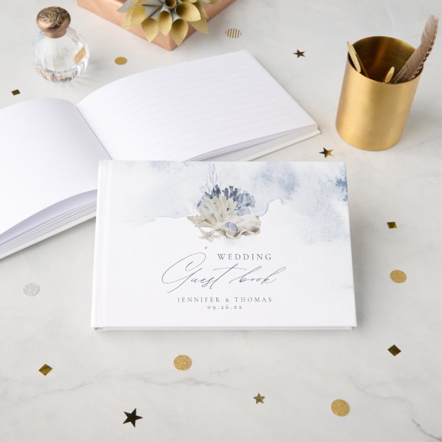 Blåfärgkorall och stranden på stranden gästböcker (Framsida öppen)