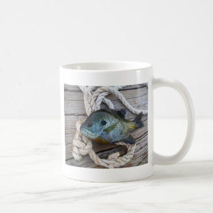 Blåfisk på kaj och rep kaffemugg