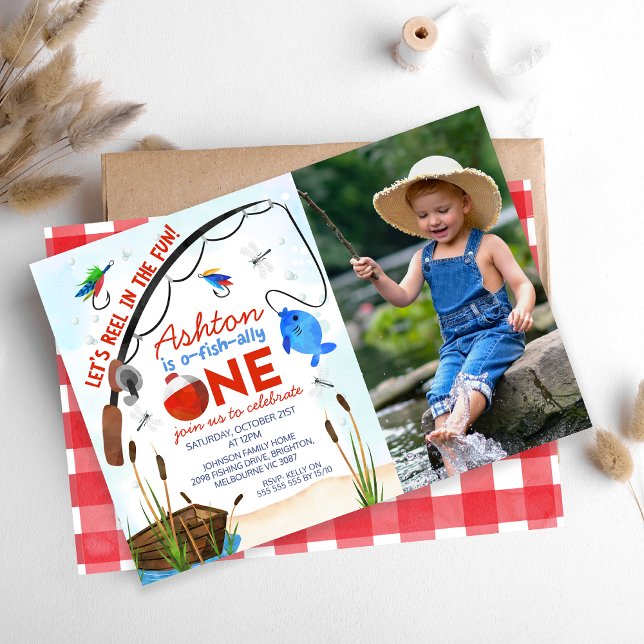 Blåfiskbåtsfoto ofiskalt 1:a födelsedag inbjudningar (Boys Fishing 1st Birthday Invitation Ofishally One 1st Birthday Invitation Blue Fish Reel In The Fun)
