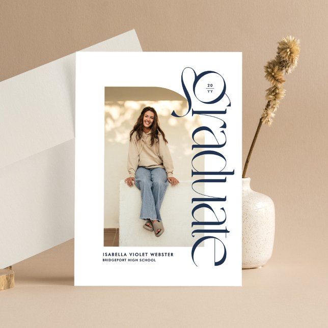 Blåfoto studenten i den moderna student-flottan inbjudningar (Skapare uppladdad)