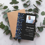 Blåfotopremie för svart marin daggflotta inbjudningar<br><div class="desc">En modern elegant och inbjudan. En svart bakgrund dekorerad med blå konfetti. Anpassa och lägg till bild,  närmare uppgifter om namn och party. Vit text.</div>