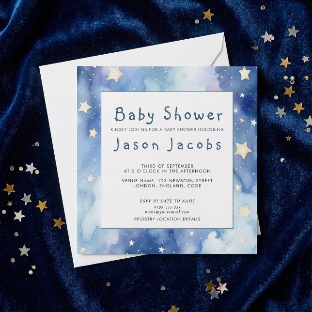 Blåinbjudan till babyduschen i himlar under natten inbjudningar (Stars and night sky baby shower blue invitation.)