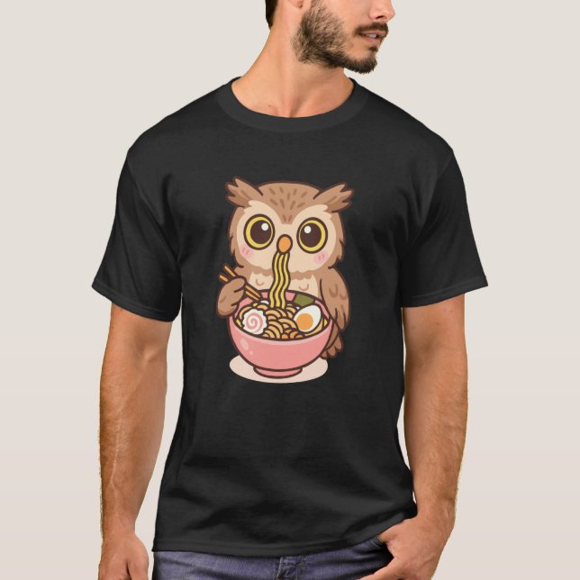 Blakiston's Fish Owl Eating Ramen Noodles Kawaii C T Shirt (Framsida)