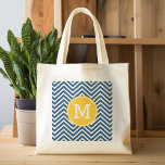 Blåkryss med Anpassningsbar Gult Monogram Tygkasse<br><div class="desc">En fetstilt geometrisk design i färskt,  trendig färg. Om du behöver justera monogrammen klickar du på knappen Anpassa och gör ändringar.</div>