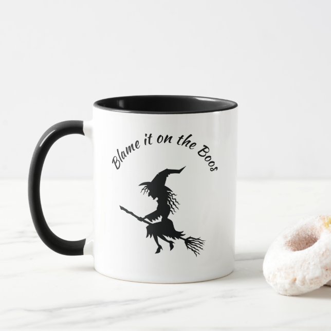 Blama den på Boos Witch Halloween Mugg (Med munk)